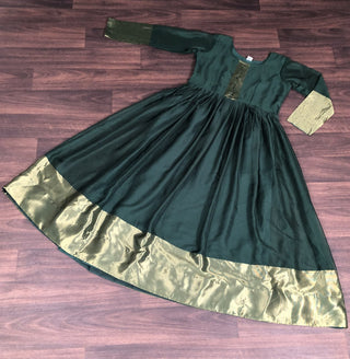 chiffon-gown-with-golden-zari-patta-work-green-2