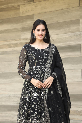 georgette-anarkali-gown-pant-dupatta-with-thread-sequins-embroidery-work-color-black-3