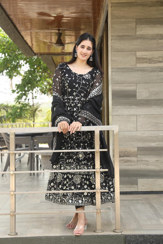 georgette-anarkali-gown-pant-dupatta-with-thread-sequins-embroidery-work-color-black-4