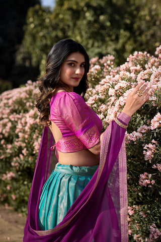 kanchipuram-lehenga-choli-dupatta-set-zari-weaving-work-color-dark-green-4