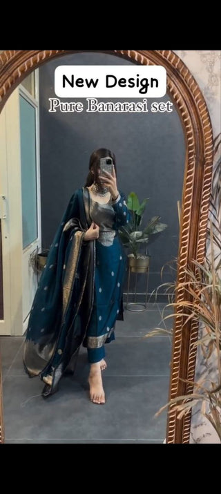 pure-banarasi-kurti-pant-dupatta-suit-set-with-print-hand-zari-waving-jacquard-work-color-blue-2