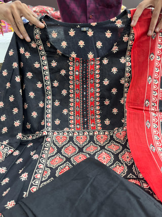 pure-cotton-60-60-top-pant-dupatta-set-with-mill-print-work-color-blackish-3