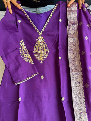 roman-silk-kurti-pant-dupatta-suit-set-with-sequins-embroidery-dori-work-color-purple-6