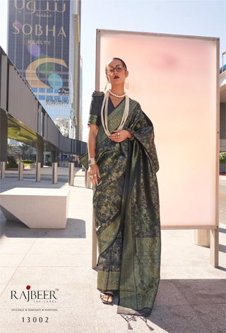 silk-handloom-weaving-saree-color-bottle-green-1