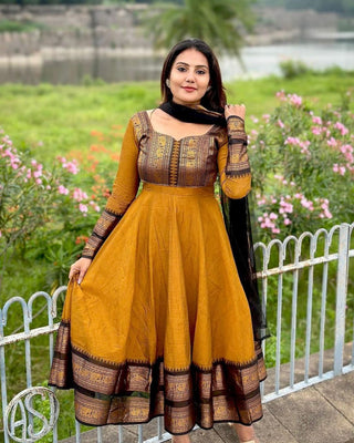 vichitra-silk-gown-dupatta-jacquard-weaving-zari-border-work-color-gold-2
