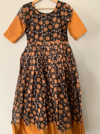2-3 Days Delivery! The Beautiful Gown with Combination of Print and Weaving Border In Bottom, Item Code-PG404862327