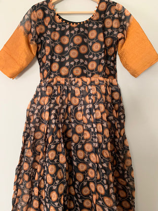 2-3 Days Delivery! The Beautiful Gown with Combination of Print and Weaving Border In Bottom, Item Code-PG404862327