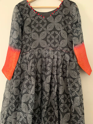 2-3 Days Delivery! The Beautiful Gown with Combination of Print and Weaving Border In Bottom, Item Code-PG404862327
