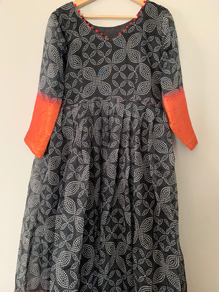 2-3 Days Delivery! The Beautiful Gown with Combination of Print and Weaving Border In Bottom, Item Code-PG404862327