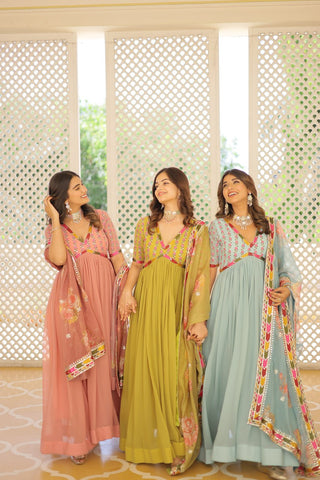 A Guide to Traditional Indian Outfits for Women: Where to Buy in Naperville