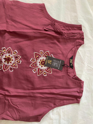 VARMAN DESIGNER KURTI SET - READY TO WEAR - PREMIUM SILK TOPS WITH DESIGNER NECK - CO-ORD SET - FULLY STITCHED ID : 10429231956250