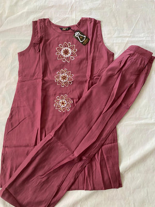 VARMAN DESIGNER KURTI SET - READY TO WEAR - PREMIUM SILK TOPS WITH DESIGNER NECK - CO-ORD SET - FULLY STITCHED ID : 10429231956250