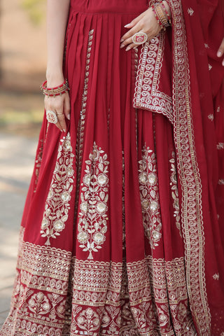 faux-blooming-georgette-lehenga-choli-dupatta-set-sequence-embroidery-work-color-maroon-6