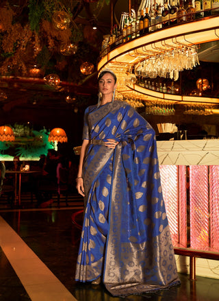 handloom-weaving-silk-sarees-color-blue