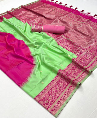 handloom-weaving-silk-sarees-color-green-magenta-2