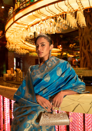 handloom-weaving-silk-sarees-color-turquoise