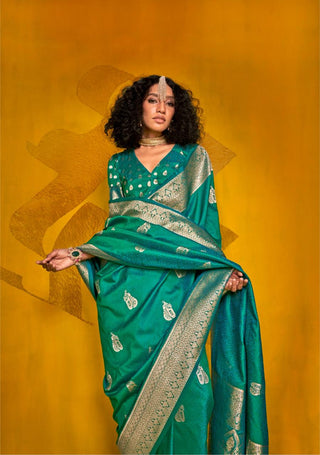 handloom-weaving-silk-sarees-with-brocade-blouse-color-bottle-green-2