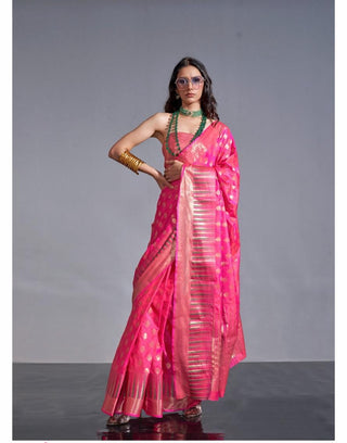 indian-women-saree-handwoven-temple-border-blouse-kodai-silk-