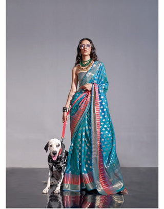 indian-women-saree-handwoven-temple-border-blouse-kodai-silk-