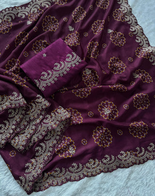mulmul-chinnon-saree-with-print-heavy-embroidery-work-silk-blouse-color-wine-3