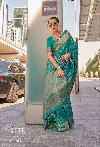 silk-handloom-weaving-saree-color-green-1