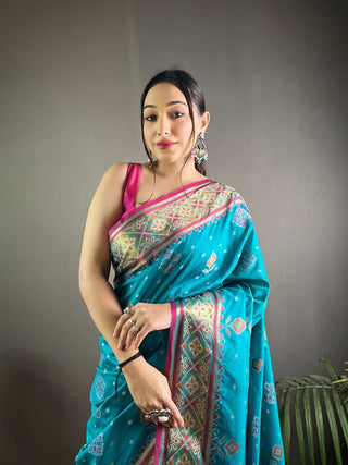 soft-rangeen-patola-silk-saree-color-turquoise