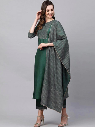 women wearing green cotton kurti with palazzo 